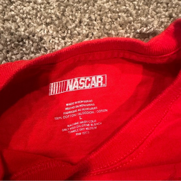 kevin harvick nascar t-shirt in bright red - Picture 3 of 4